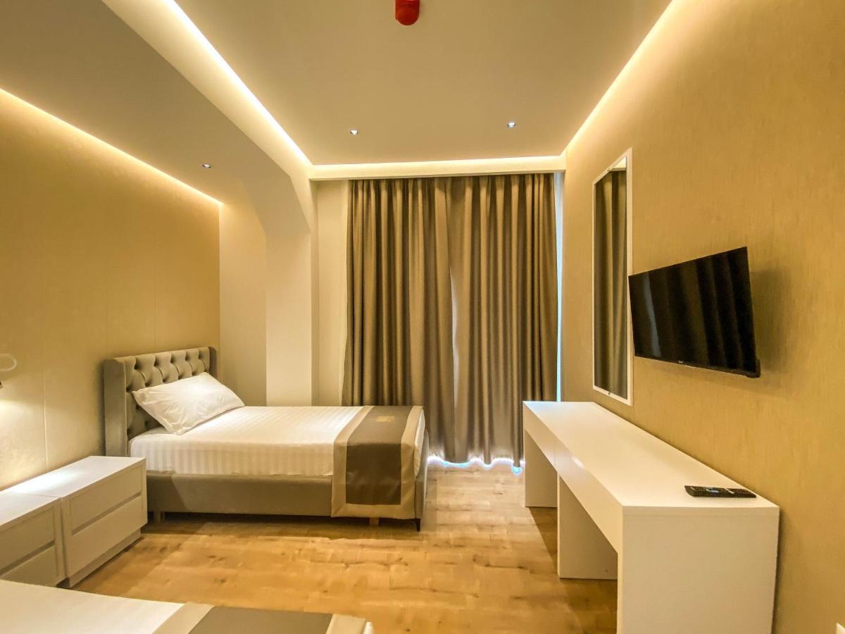 Red Hill Hotel Тирана Экстерьер фото