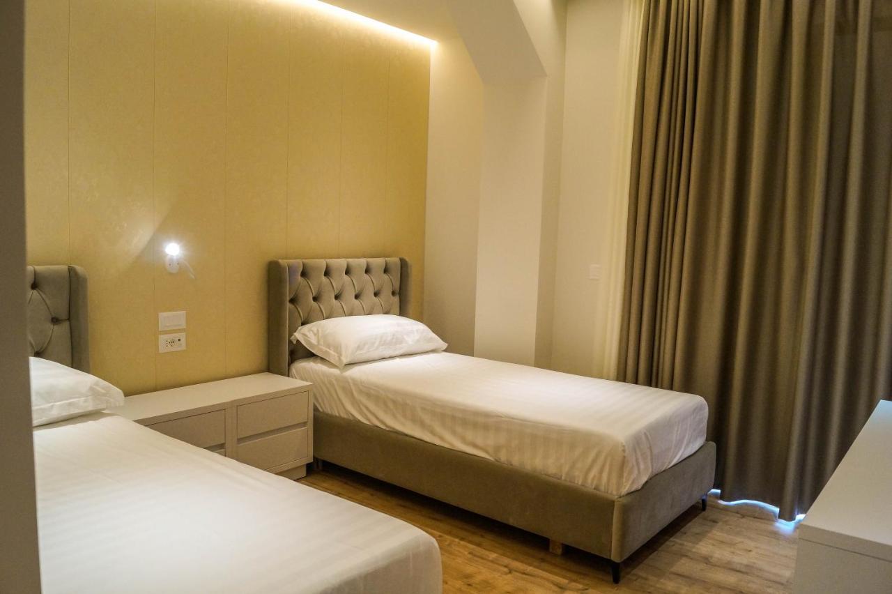 Red Hill Hotel Тирана Экстерьер фото