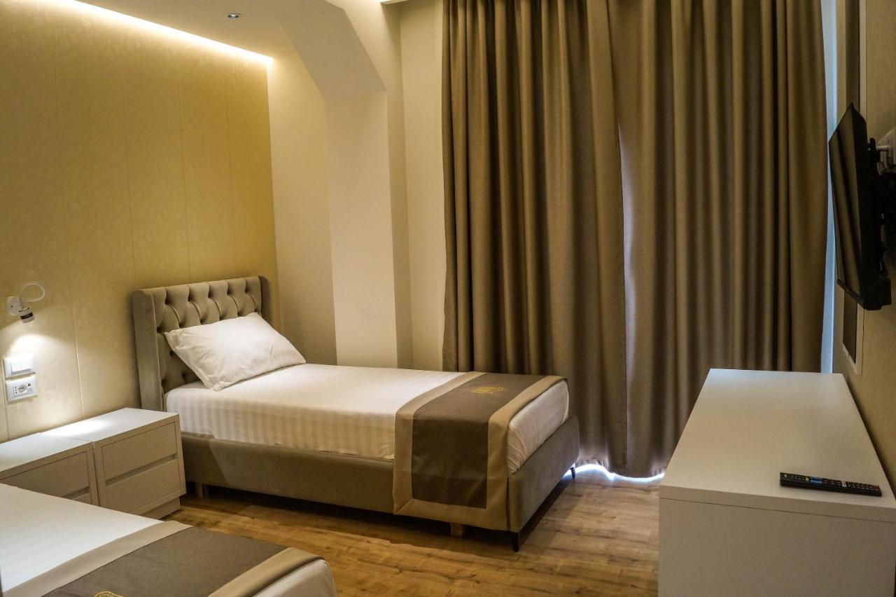 Red Hill Hotel Тирана Экстерьер фото