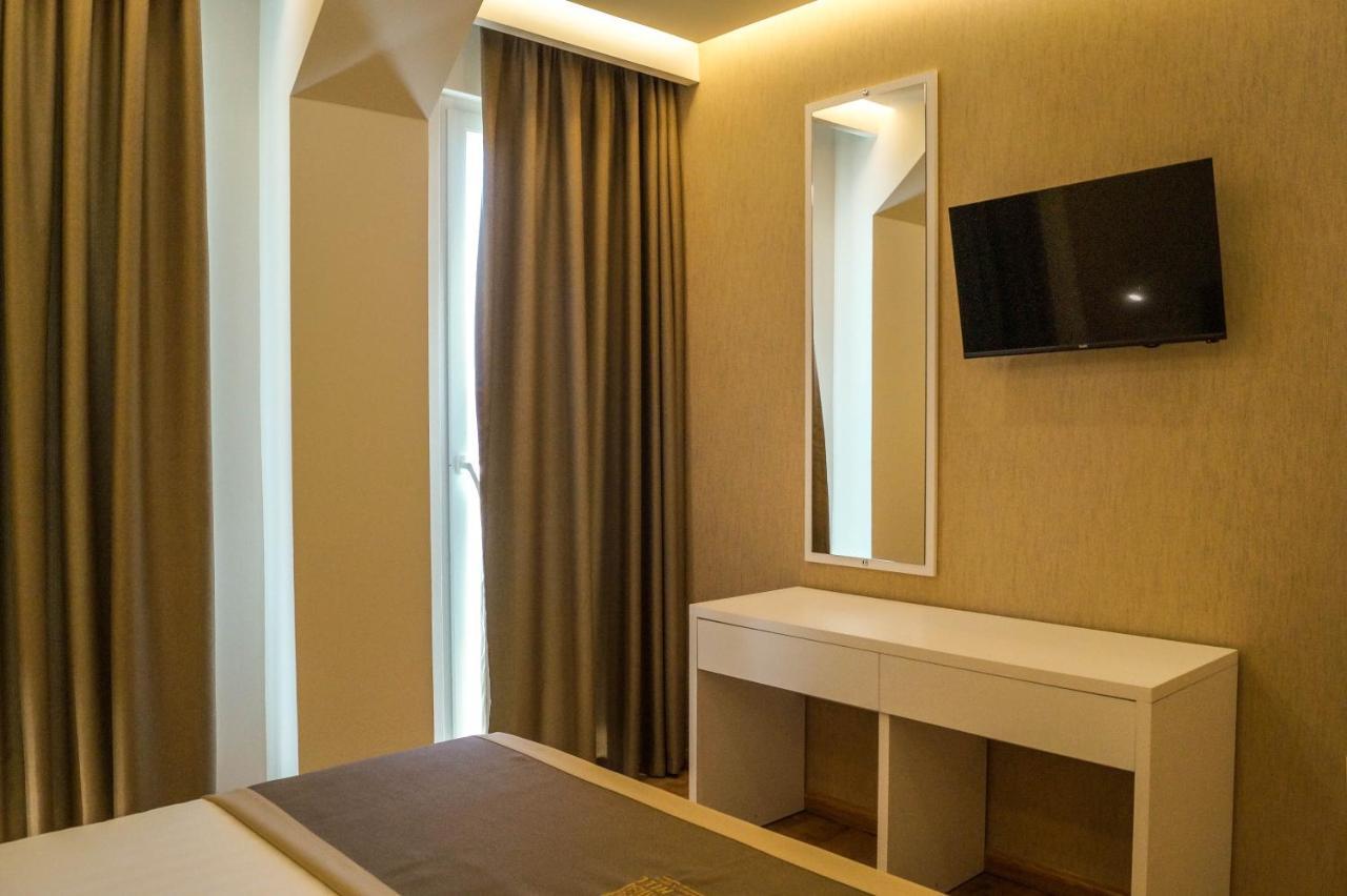 Red Hill Hotel Тирана Экстерьер фото