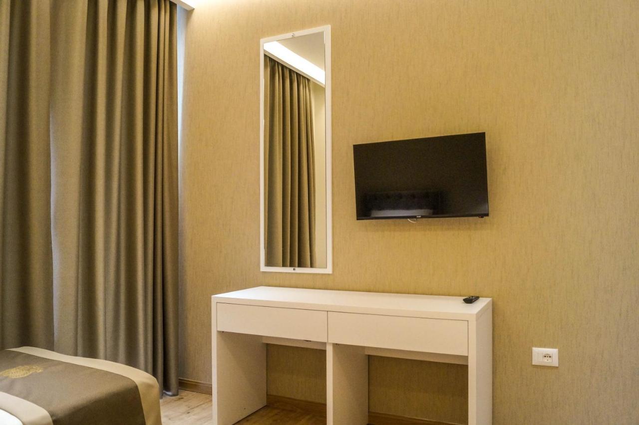 Red Hill Hotel Тирана Экстерьер фото